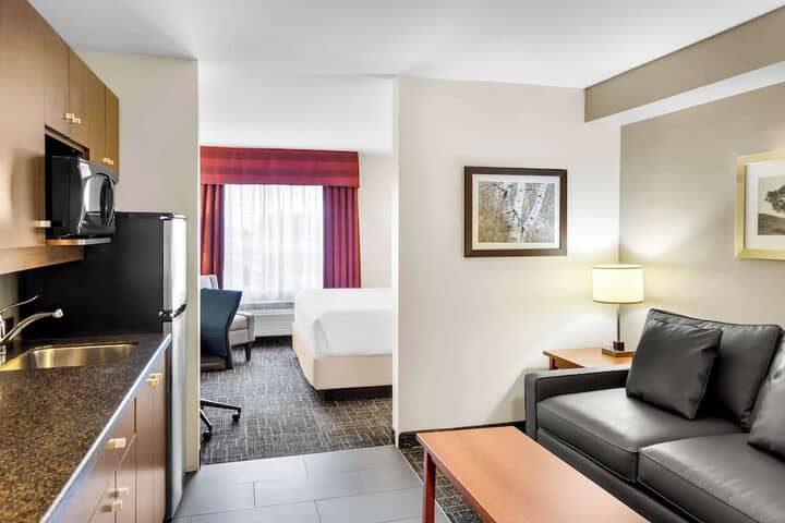 Room 5 of 45